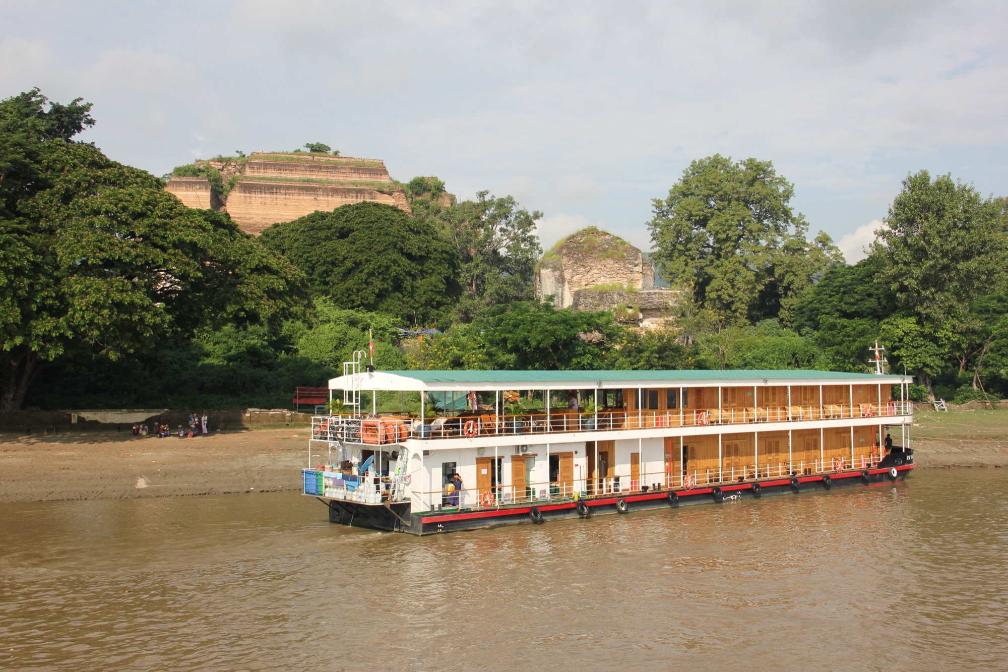 Pandaw RV Kha Byoo Pandaw Exterior.jpg